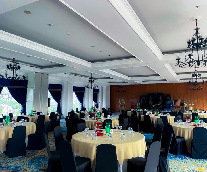 Meeting Auditorium Round 8